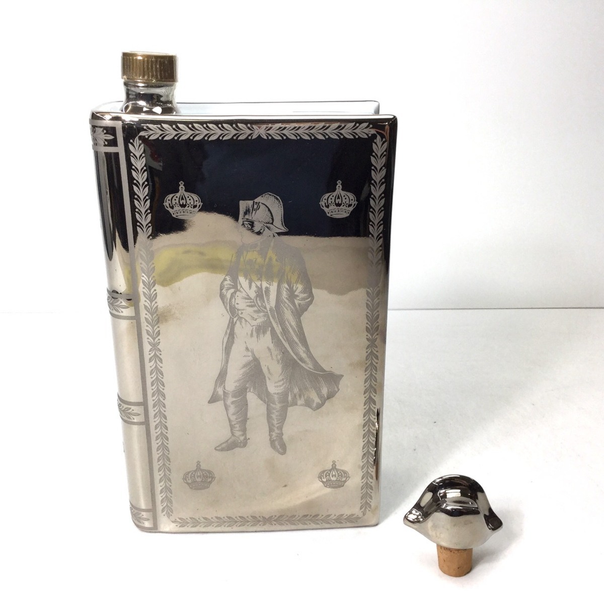  未開栓 カミュ ナポレオン ブック シルバー 陶器 替栓付 MR-5-3-100875-A(カミュ)｜売買されたオークション情報、yahooの商品情報をアーカイブ公開 - オークファン コニャック