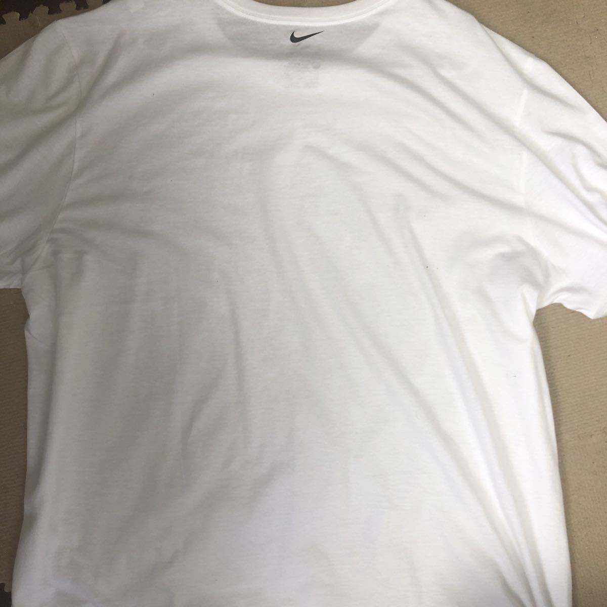 NIKE off-white Tシャツ