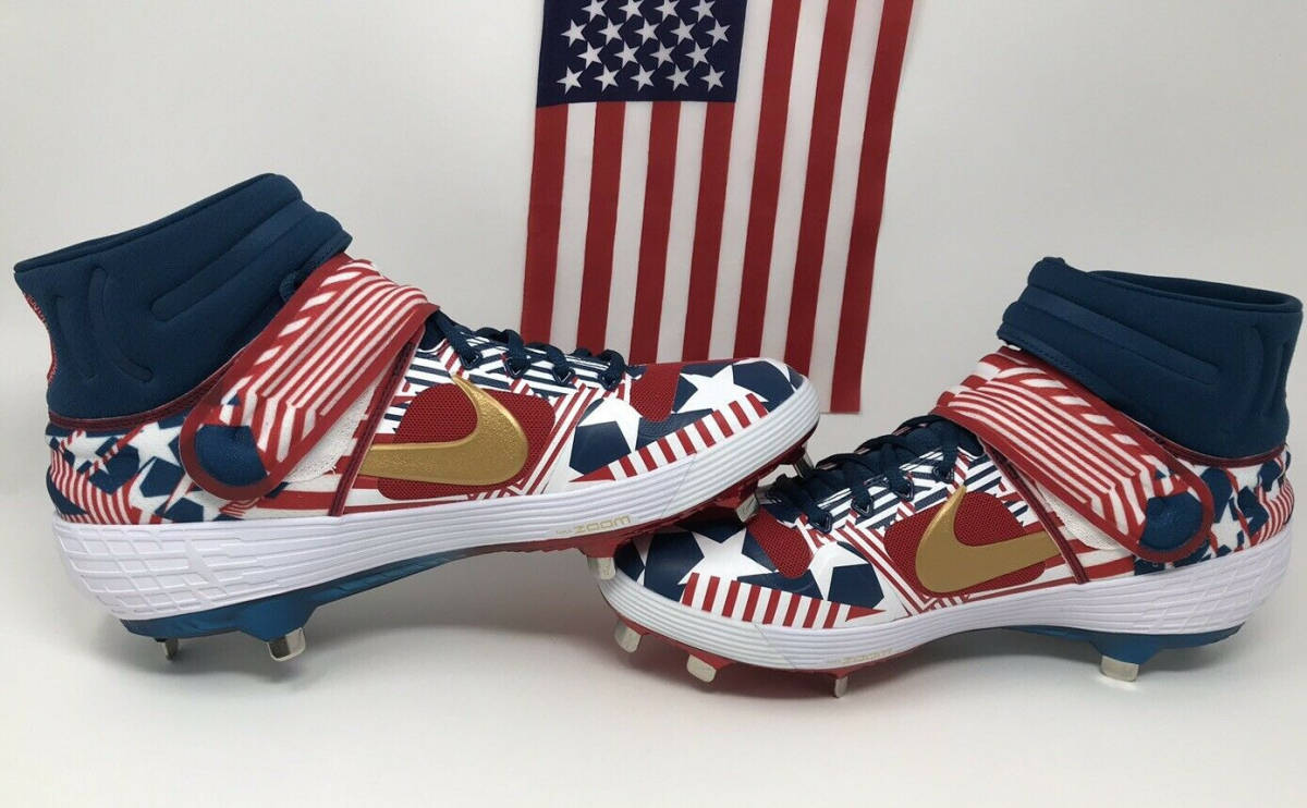 NIKE - by USA国内限定Nike星条旗チームUSA☆Ultrafly 2☆29.5cmの通販 ナイキから星条旗をテーマとしたカラーリングのエアフォース1が登場 FORCE smoke の通販 アメリカ 星条旗 PREMIUM 0 AIR 星条旗の中古品・新品・未 キャパニック選手