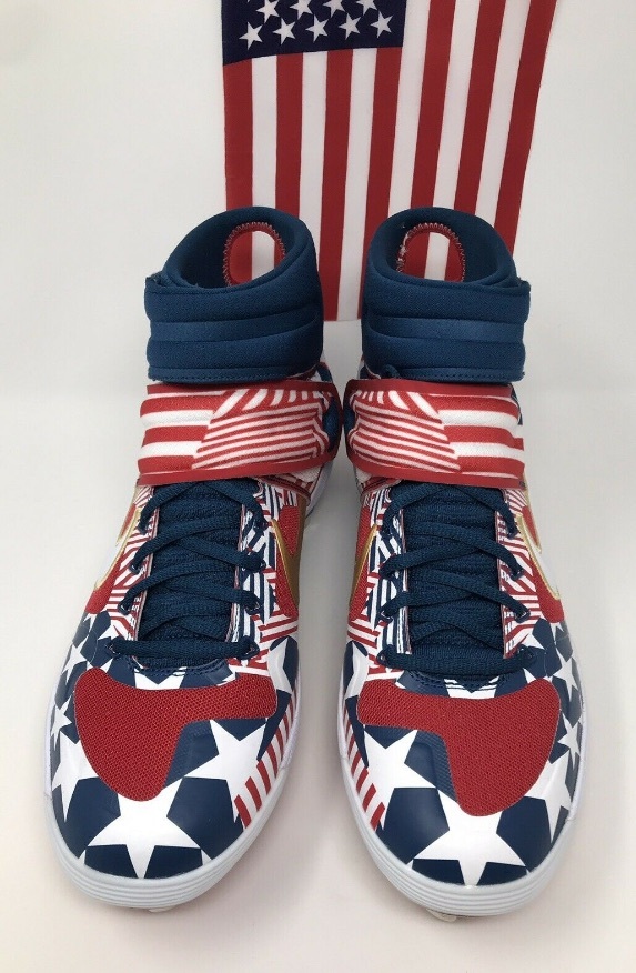 NIKE - by USA国内限定Nike星条旗チームUSA☆Ultrafly 2☆29.5cmの通販 ナイキから星条旗をテーマとしたカラーリングのエアフォース1が登場 FORCE smoke の通販 アメリカ 星条旗 PREMIUM 0 AIR 星条旗の中古品・新品・未 キャパニック選手