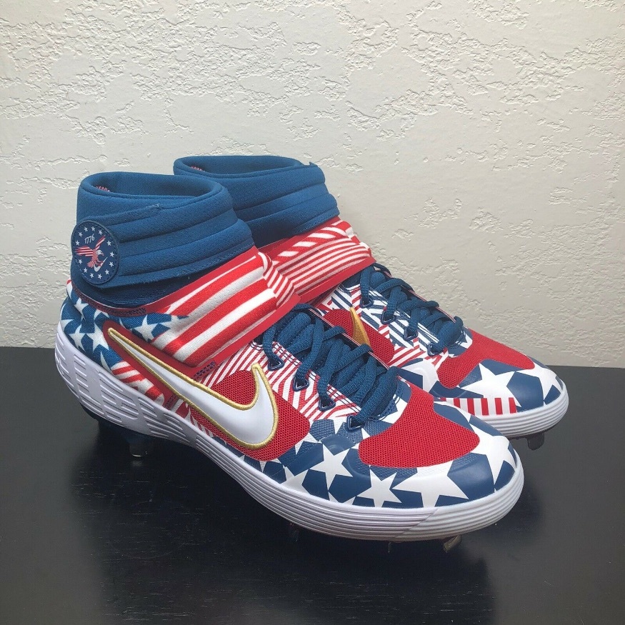 NIKE - by USA国内限定Nike星条旗チームUSA☆Ultrafly 2☆29.5cmの通販 ナイキから星条旗をテーマとしたカラーリングのエアフォース1が登場 FORCE smoke の通販 アメリカ 星条旗 PREMIUM 0 AIR 星条旗の中古品・新品・未 キャパニック選手