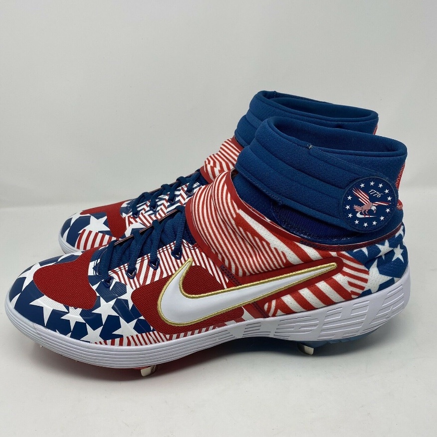 NIKE - by USA国内限定Nike星条旗チームUSA☆Ultrafly 2☆29.5cmの通販 ナイキから星条旗をテーマとしたカラーリングのエアフォース1が登場 FORCE smoke の通販 アメリカ 星条旗 PREMIUM 0 AIR 星条旗の中古品・新品・未 キャパニック選手