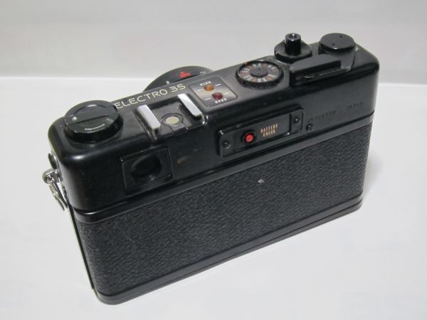 YASHICA Electro 35 Black