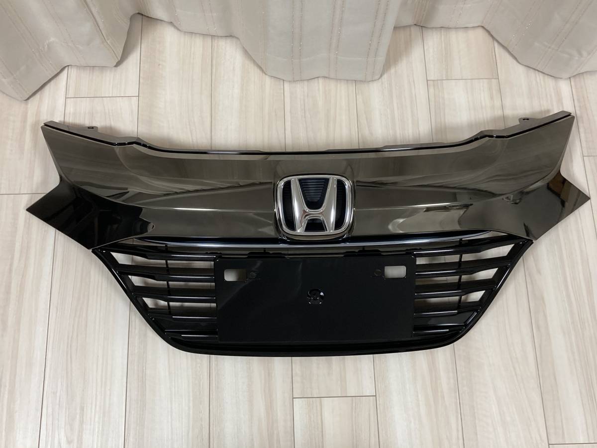 ヴェゼル 純正フロントグリル フロントグリル 新型VEZEL⁄新車取り外し