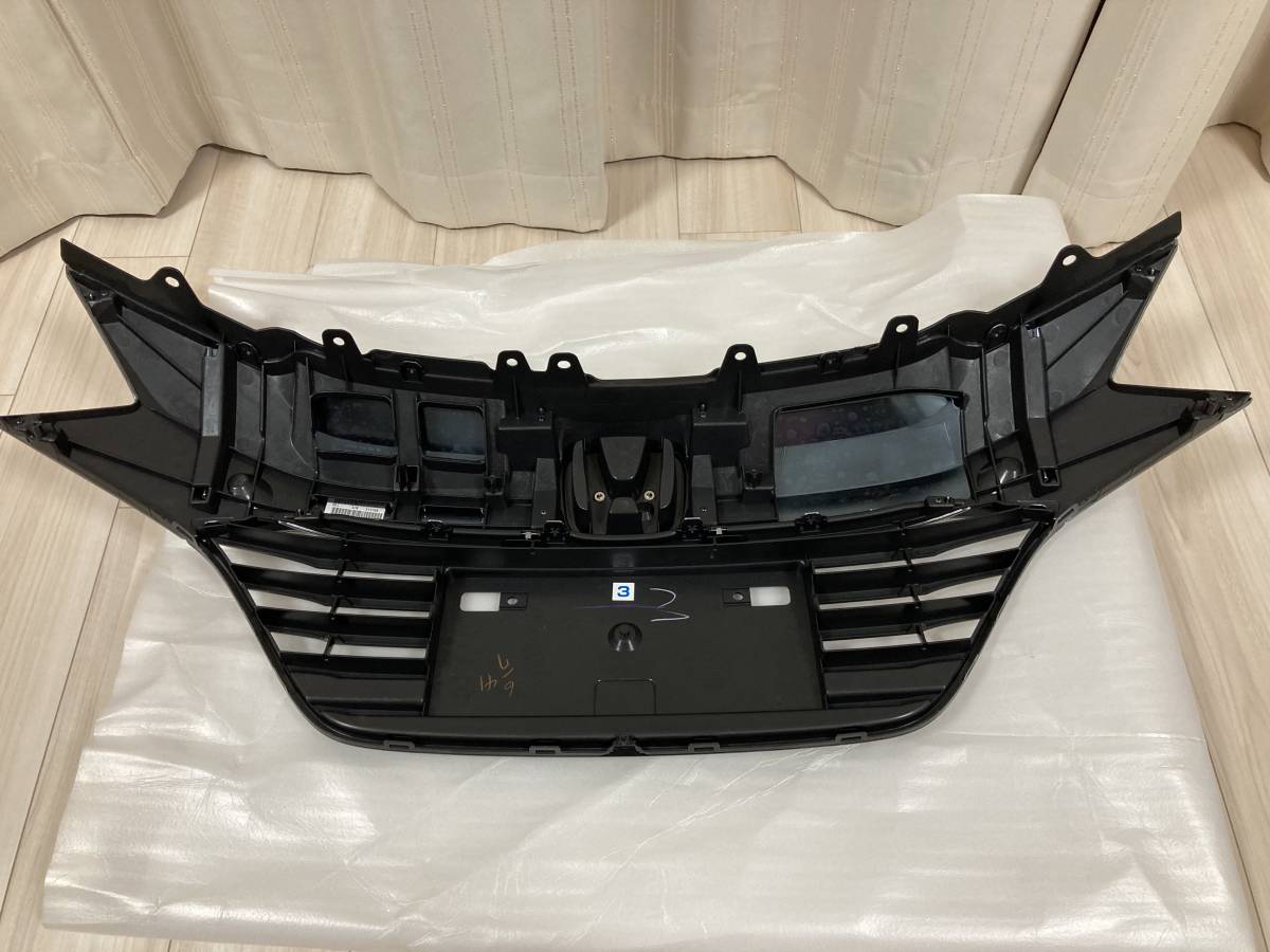 ヴェゼル 純正フロントグリル フロントグリル 新型VEZEL⁄新車取り外し