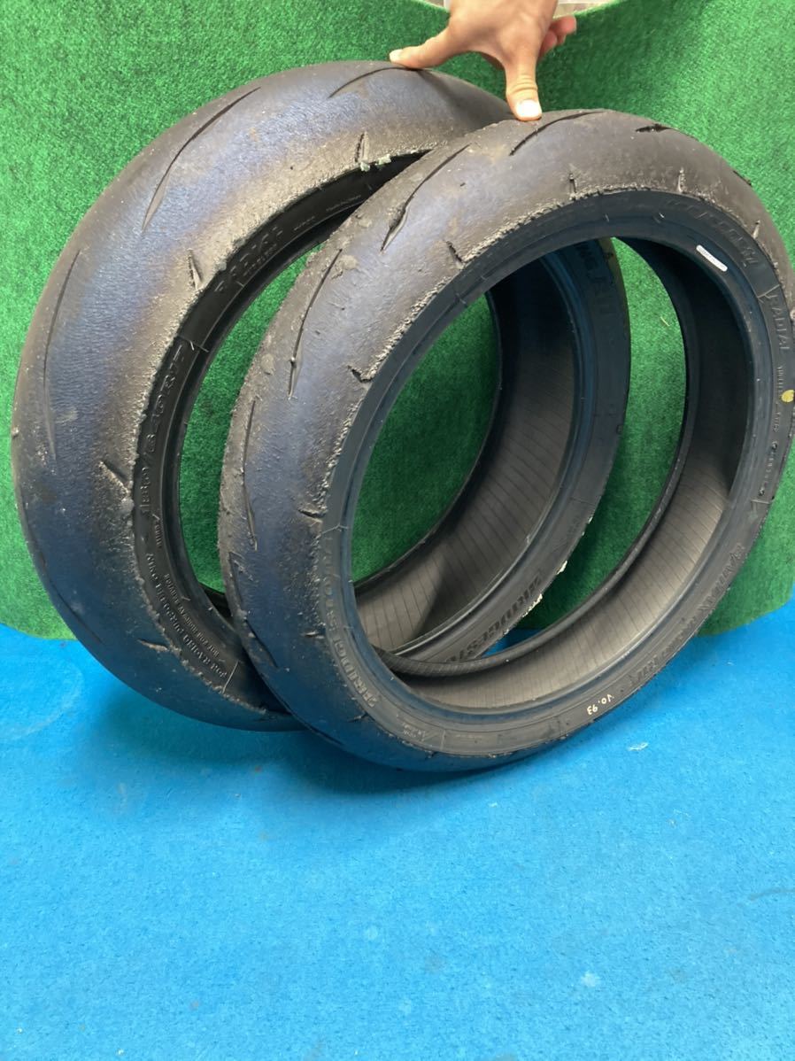 ブリヂストン中古 BATTLAX RACING R11 F. 120/600R17 R. 180/640R17