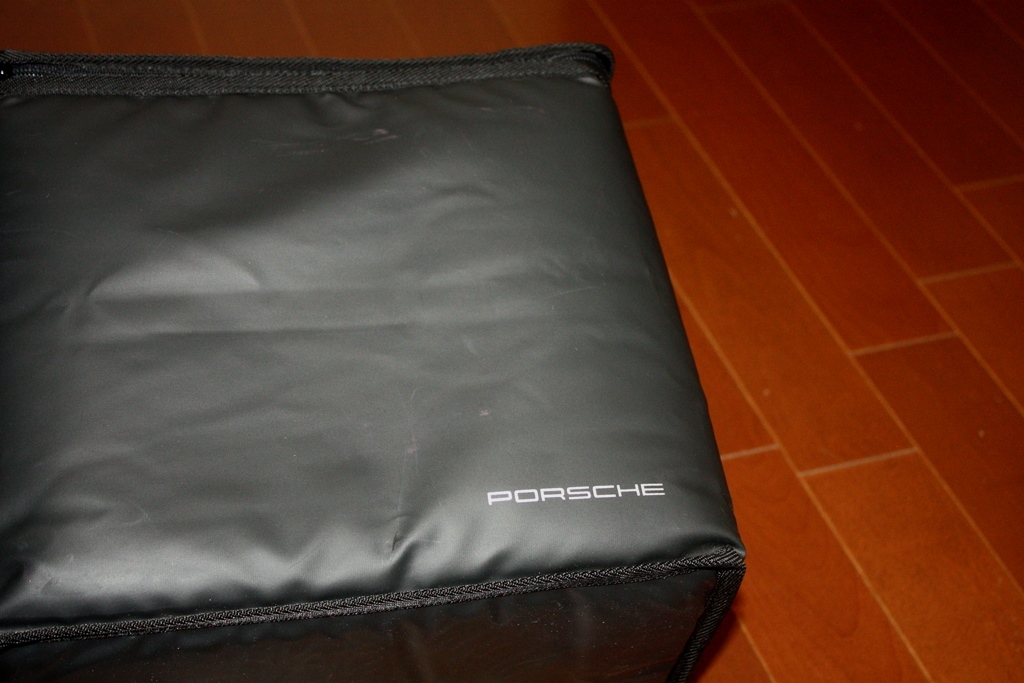 ポルシェ純正車載オーナーズキット(ポルシェジャパン) 緊急脱出用