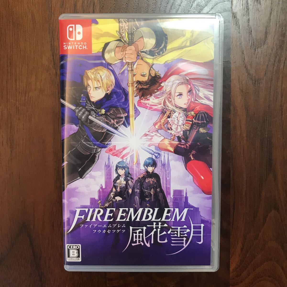  ファイヤーエムブレム風花雪月 ふうかせつげつ Nintendo Switch ソフト カード付き(ニンテンドースイッチソフト)｜売買されたオークション情報、yahooの商品情報をアーカイブ公開 - オークファ ニンテンドースイッチソフト