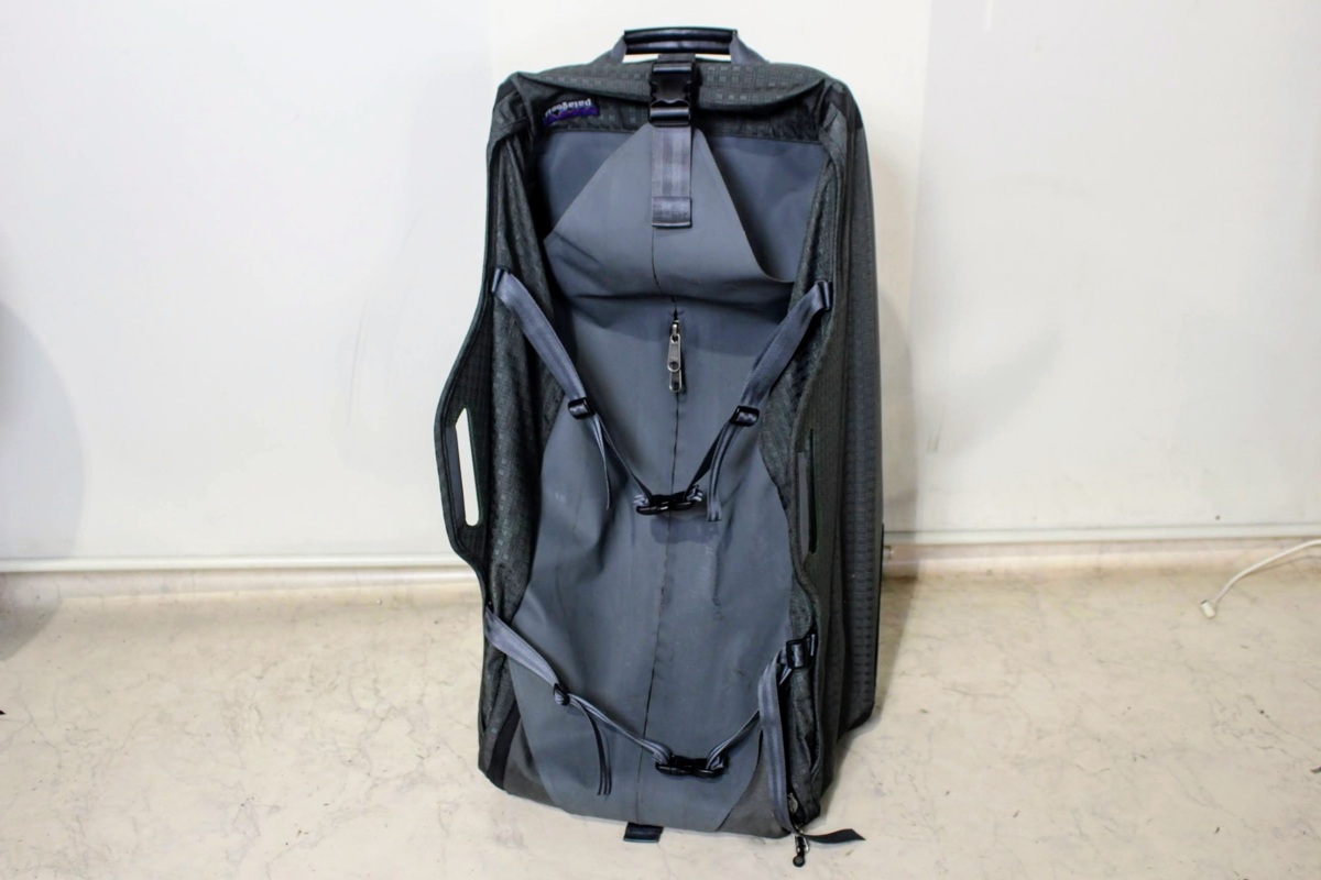  B.1828 PATAGONIA パタゴニア キャリーバッグ 77&times;44&times;28㎝(パタゴニア)｜売買されたオークション情報、yahooの商品情報をアーカイブ公開 - オークファン パタゴニア