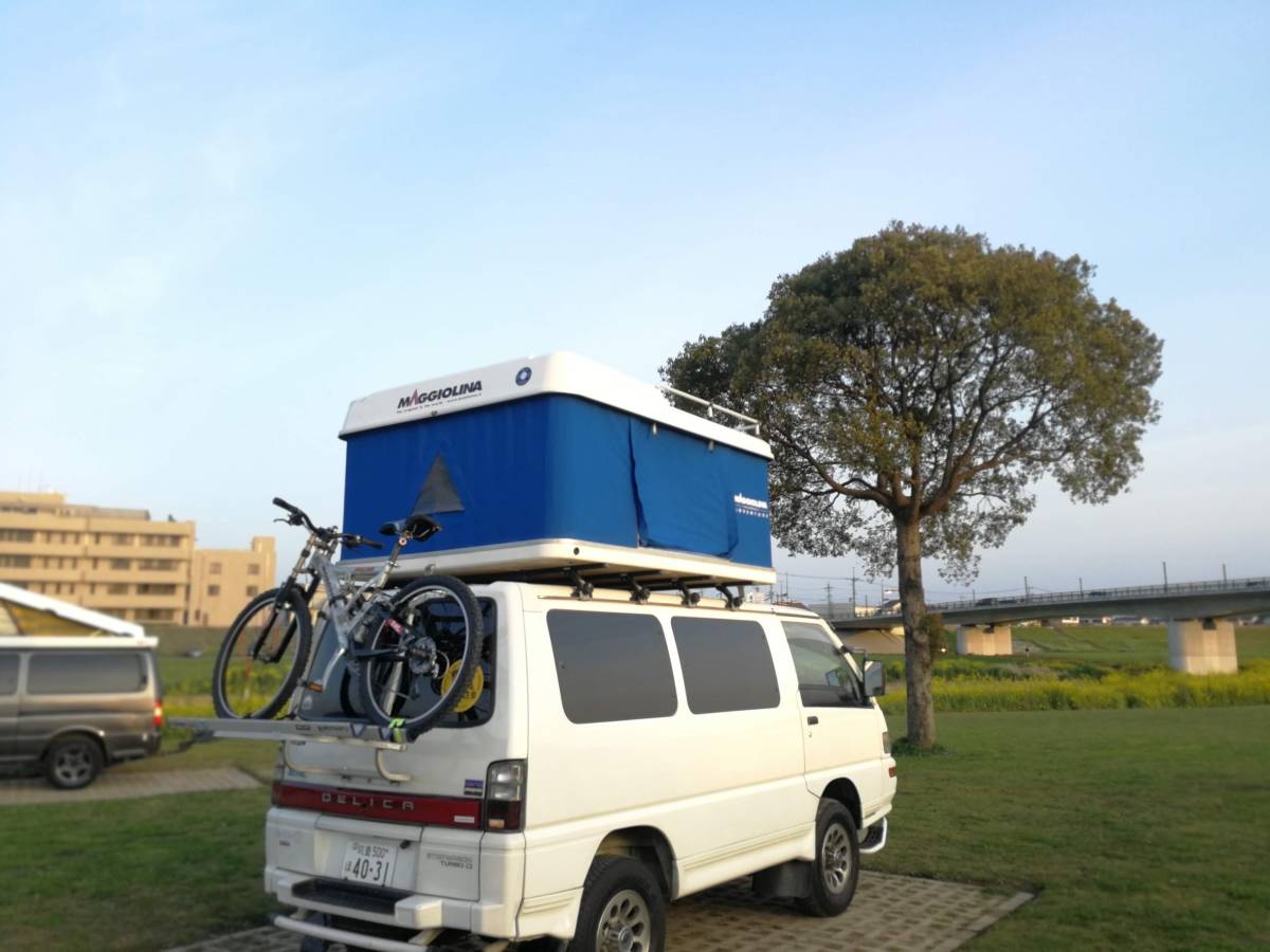 三菱 GO - デリカD5に、新型ルーフテント「UrbanZ」を搭載 