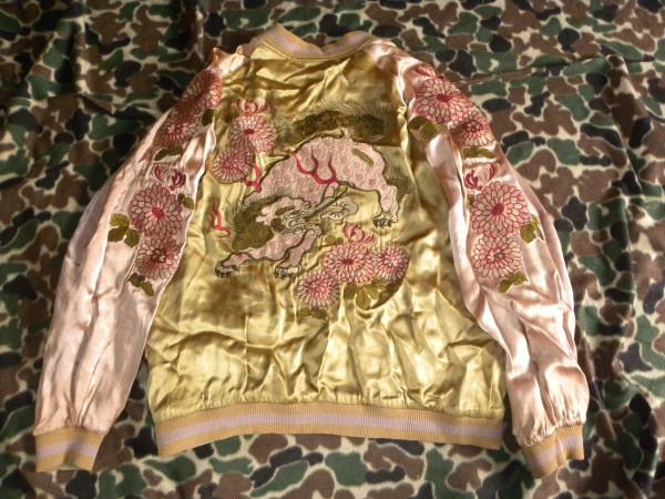 大人気，お買い得 激レア 名作 百花繚乱 花 唐獅子日本和柄刺繍リバーシブルスカジャン(Lサイズ)｜売買されたオークション情報、yahooの商品情報をアーカイブ公開 - オークファン スカジャン