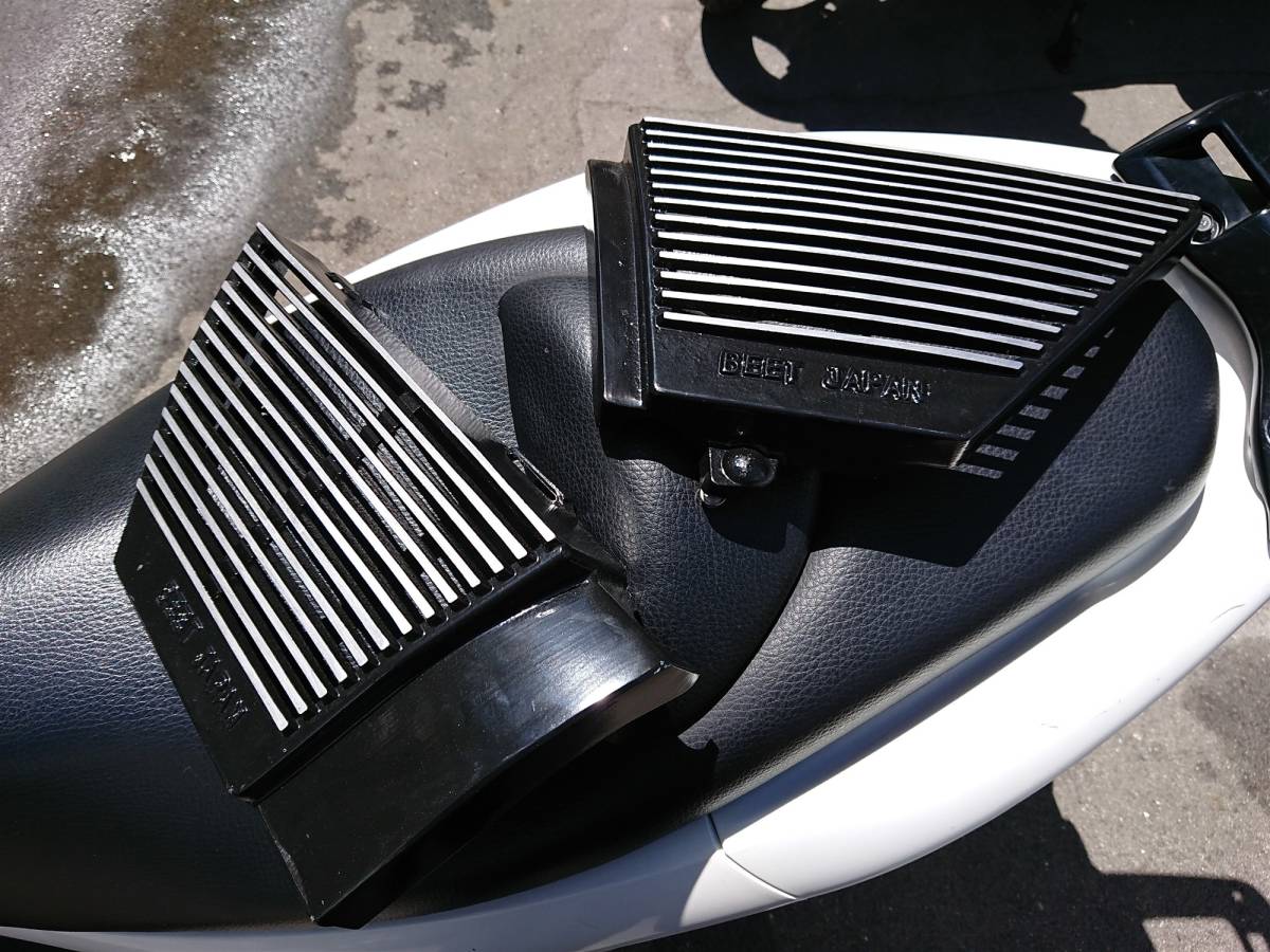 ザリ アルフィン 中古 サイドカバー GSX250E ⁄黒 ロゴGSX400E 2026年