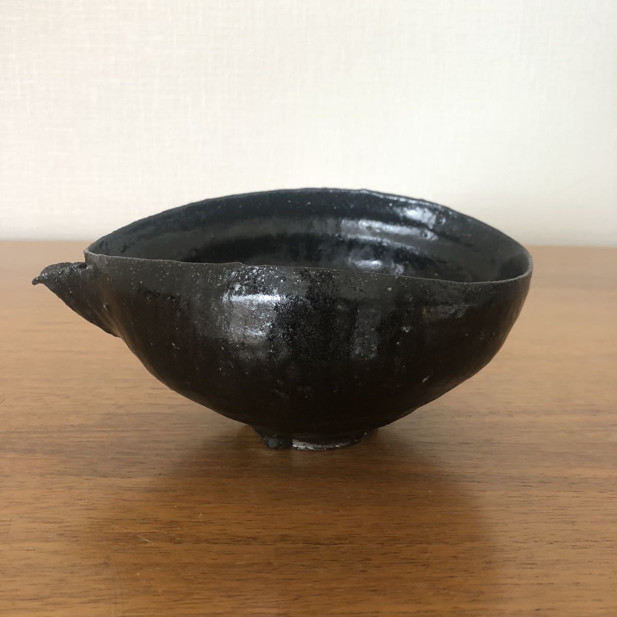 作家「横山拓也」 (TY-321) 壺・花入｜粉引壺 : 黒片口（TY-183）