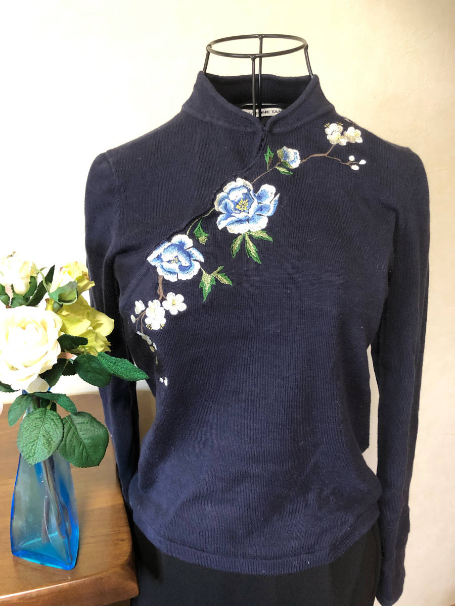 SALE，限定セール 53番 ヴィヴィアンタム ネイビーに梅などの和風な花刺繍 可憐なセーター サイズ38 used(セーター)｜売買されたオークション情報、yahooの商品情報をアーカイブ公開 - オークファン トップス