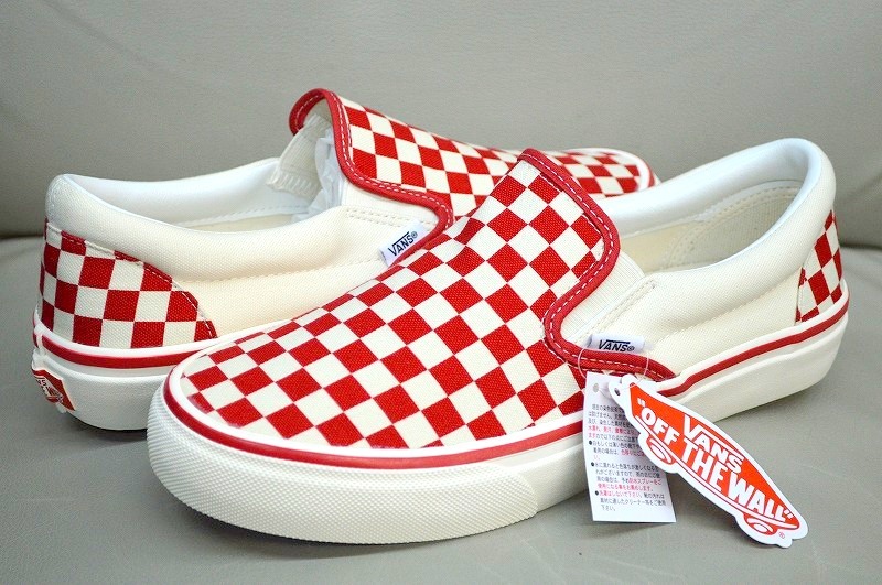 大人気，定番人気 VANS バンズ チェッカー柄 レッド ホワイト スリッポン 定番 赤 白 V98CF RETRO COMFORT SLIP ON US9 27センチ(27.0cm)｜売買されたオークション情報、yahooの商品情報をアーカイブ公開 - オークファン 27.0cm