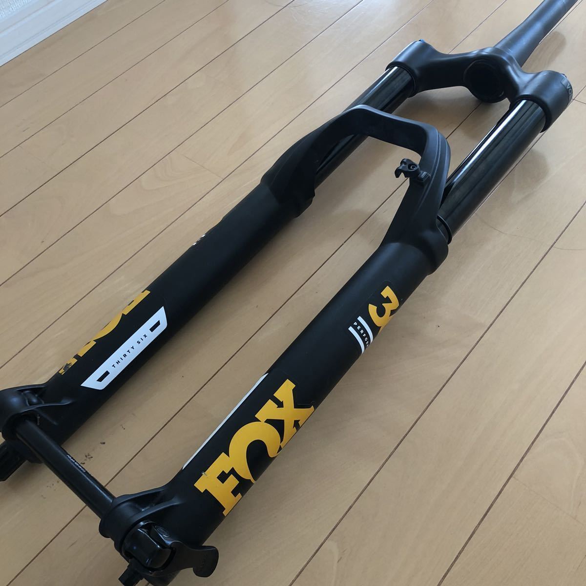 高品質，お得 FOX 36 Float Grip EVOL Performance 110x15mmブースト 27.5インチ 170mmトラベル(サスペンションフォーク)｜売買されたオークション情報、yahooの商品情報をアーカイブ公開 - オークファン サスペンションフォーク