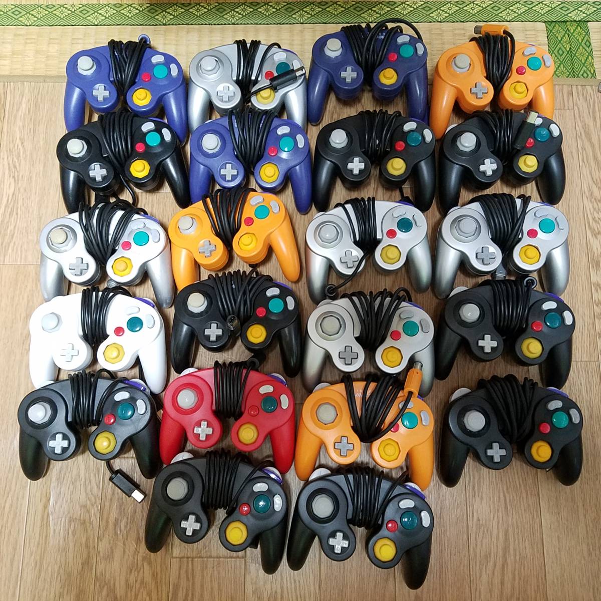 ニンテンドー ゲームキューブコントローラー 22個 ジャンク品扱い