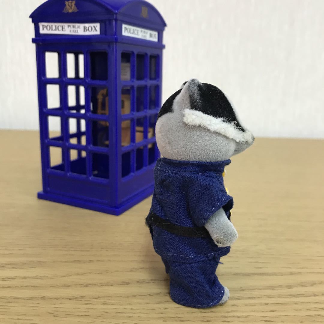 シルバニアファミリー ポリスボックス アナグマ警官 Uk シルバニアファミリー 売買されたオークション情報 Yahooの商品情報をアーカイブ公開 オークファン Aucfan Com