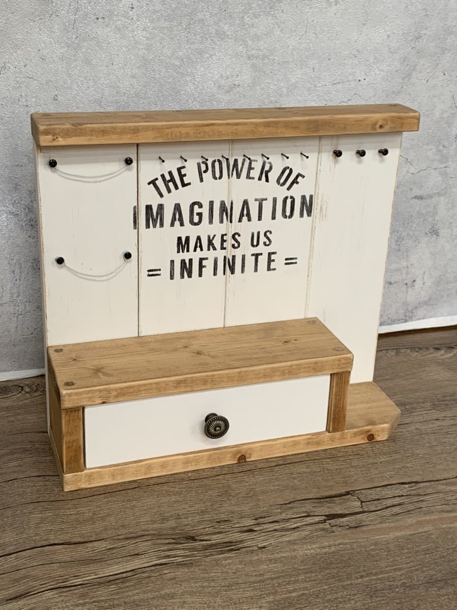 ハンドメイドのアクセサリーラック_2