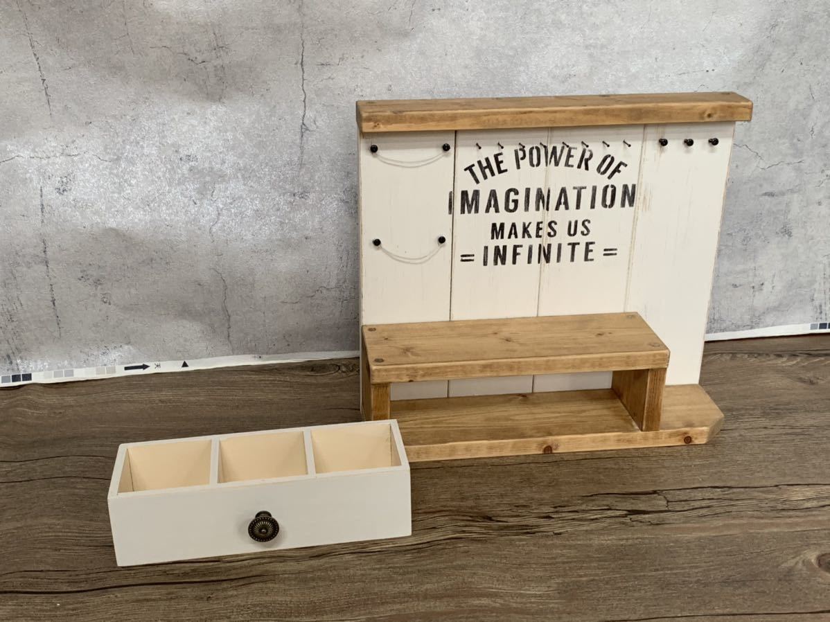 ハンドメイドのアクセサリーラック_3