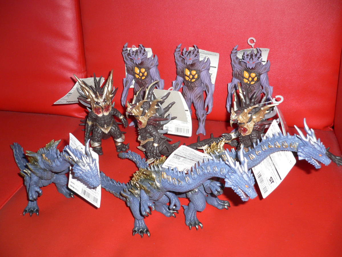 ウルトラマンマックスなどの怪獣ソフビ タグ付き 3種3個ずつ バンダイ ウルトラマンマックスなどの怪獣ソフビ タグ付き 3種3個ずつ バンダイ
