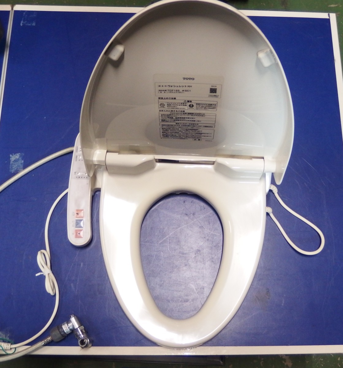 Zク1168 TOTO 電気温水便座 ウォシュレットKH・シャワートイレ TCF165