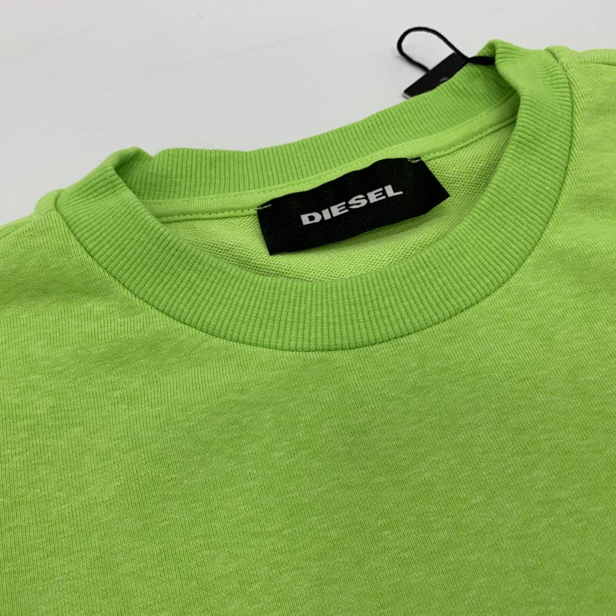 サイズ選択】21年AW最新☆定価16，500円☆DIESEL☆トレンドのネオン 
