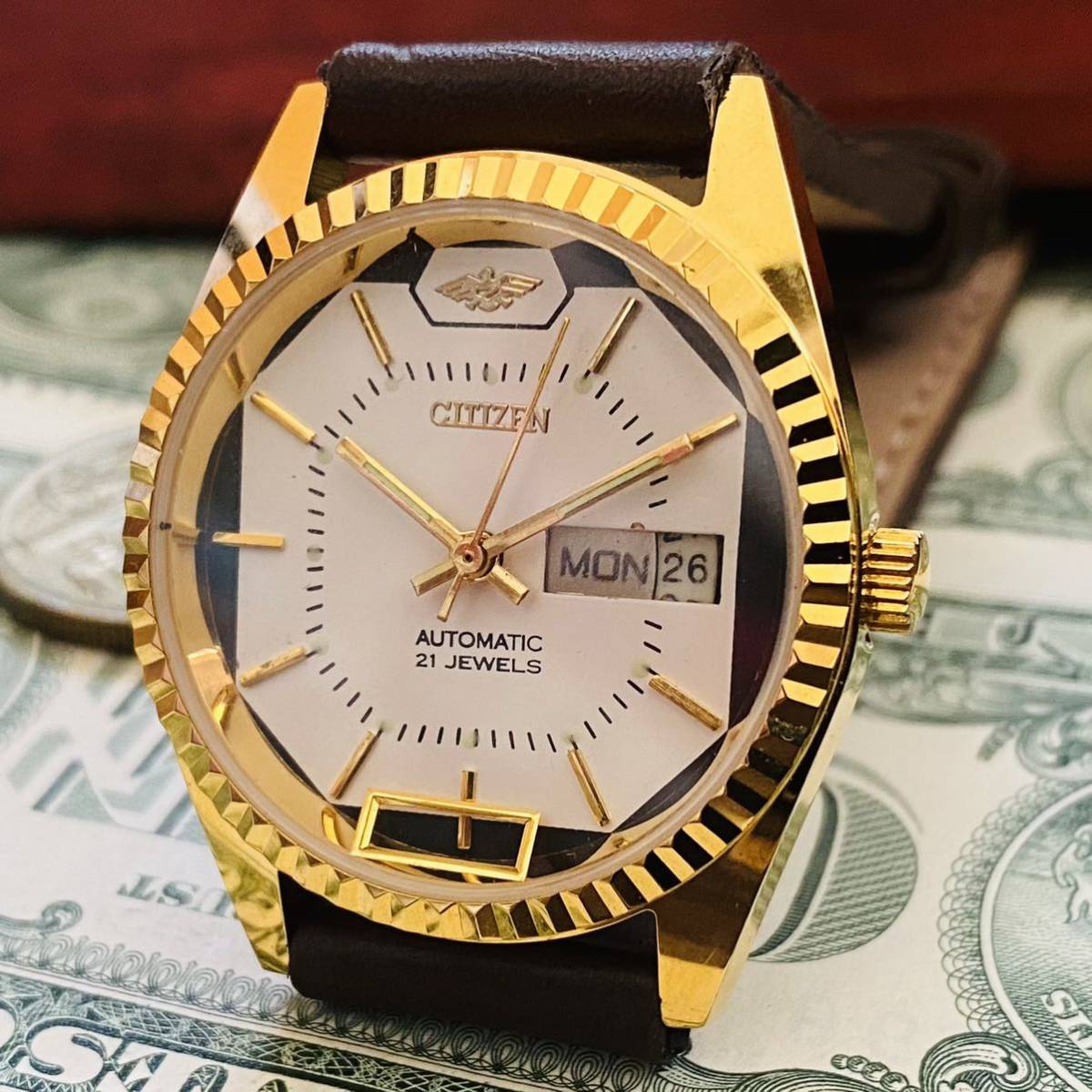 ジャンク品 1円スタート Citizen シチズン メンズ腕時計 男性 アンティーク 自動巻き ホワイト 白 デイト カレンダー ビンテージ 35mm 6 3針 カレンダー 売買されたオークション情報 Yahooの商品情報をアーカイブ公開 オークファン Aucfan Com