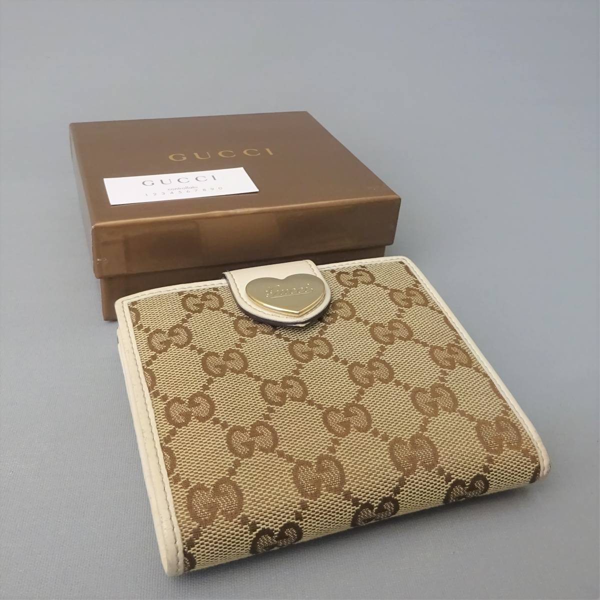 GUCCI GGキャンバス 長財布 ラブリーハート グッチ 可愛さは、内側に