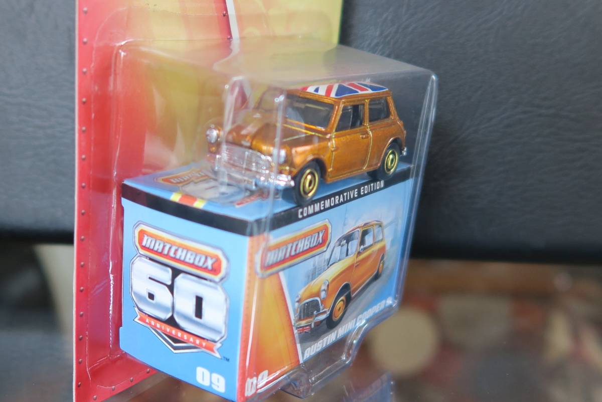 マッチボックス 60th ANNIVERSARY 1/64 Austin Mini Cooper S & 1964 Austin Mini Cooper 2台セット 未開封 _3