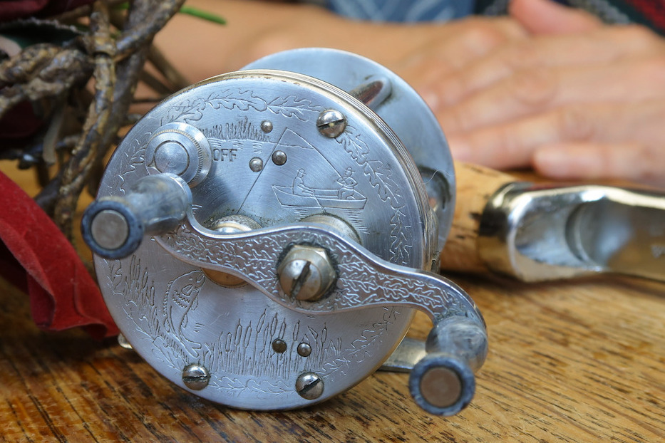 【格安，HOT】 1940年頃 BRONSON 全面刻印 アンティーク オールド ダイレクトリール / heddon 道楽 バルサ50 スチールロッド フルーガー ウッドルアーに(その他)｜売買されたオークション情報、yahooの商品情報を その他