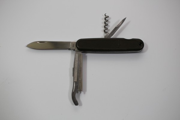 - Yahoo!オークション 「ドイツ ナイフ」個人装備 (ミリタリー) の落札 アーミーナイフ VICTORINOX -ドイツ軍ナイフの中古品・新品・未 2026年最新Yahoo!オークション ドイツ軍放出品 | 半波刃 旧モデル ミリタリー アメリカ製アーミーナイフ！ザクザク切れるケーバーと一緒に山へ