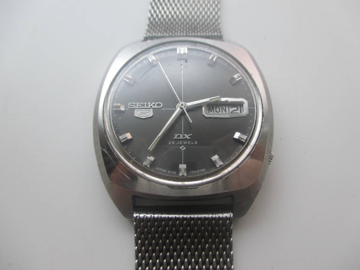 SEIKO セイコー 5 DX デラックス 6106-7010 25JEWELS AUTOMATIC 自動巻き/黒文字盤/デイデイト 動作品