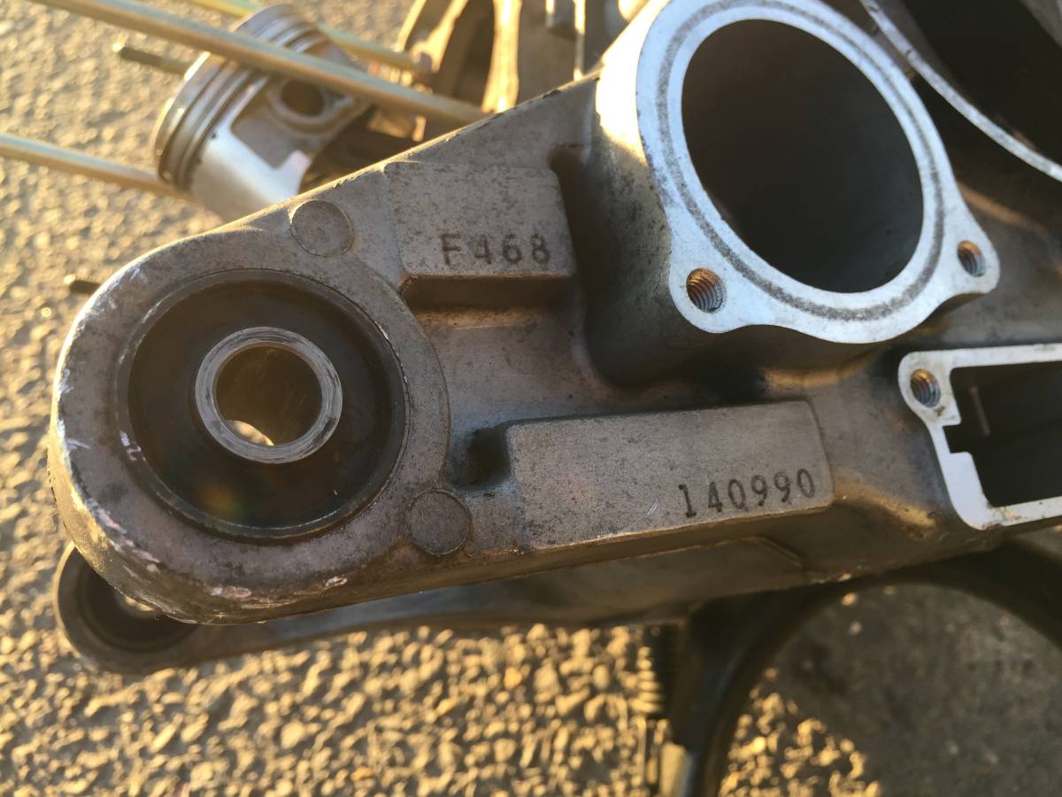 アドレスV125 G？ CF46A エンジン エンジン番号（F468 140990） 29192