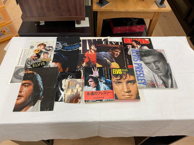 【驚きの破格値，格安】 Elvis Presley エルビス プレスリー 本 写真 パンフレット等(ミュージシャン)｜売買されたオークション情報、yahooの商品情報をアーカイブ公開 - オークファン その他