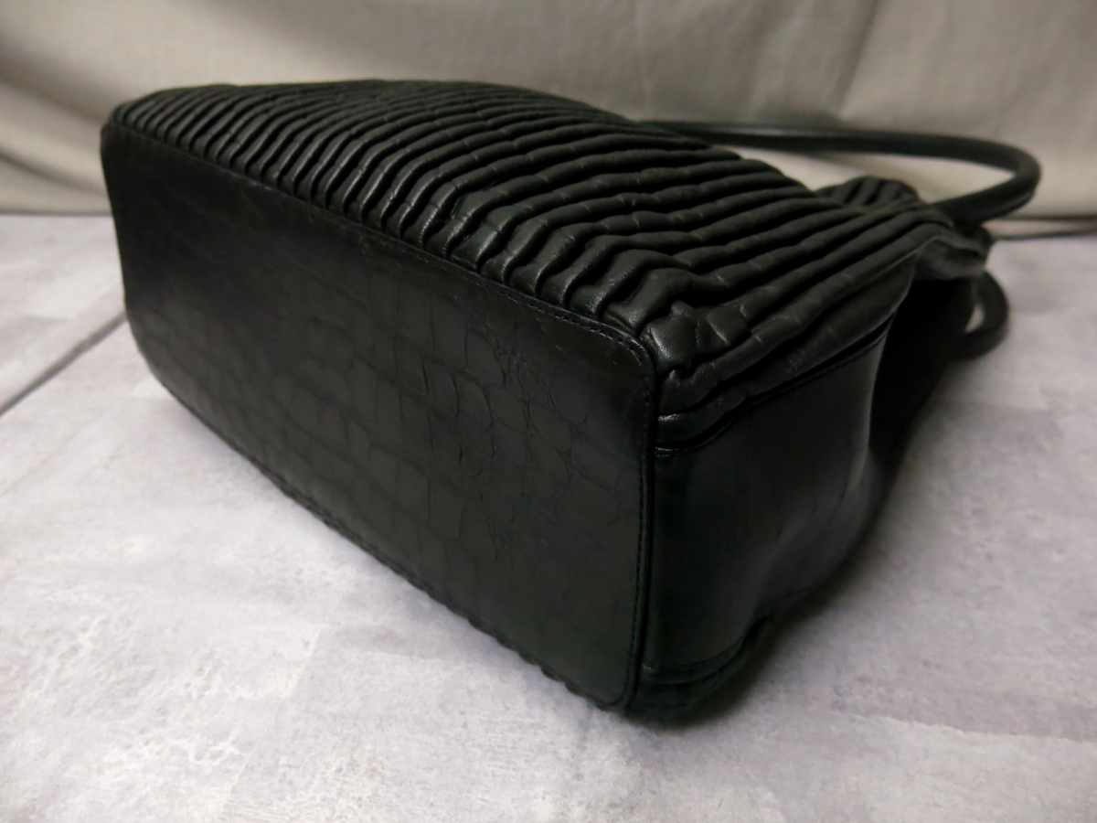 ○超美品○GIORGIO ARMANI ジョルジオ アルマーニ○ロゴ型押し○カーフ 