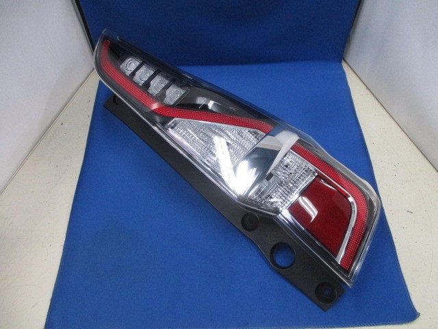 【新作登場】 日産 SERENA/セレナ/ハイウェイスター C27/GFC27/HFC27 後期 右テール 純正 KOITO 220-23786 296269(テールライト)｜売買されたオークション情報、yahooの商品情報をアーカイブ公開 - オークファン 日産用
