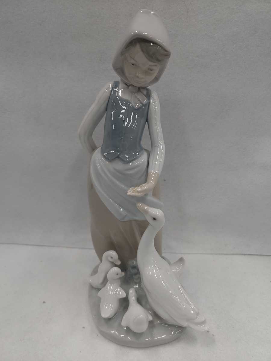 リヤドロ フィギュリン 少女とアヒル親子 高さ24cm×幅10cm×奥行き13cm位