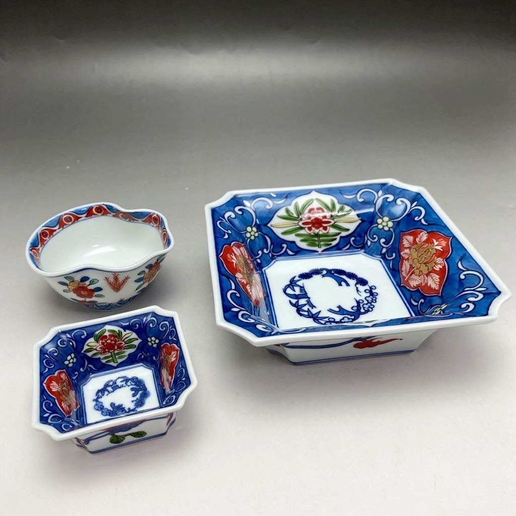 源右衛門　染錦芭蕉絵角皿　3枚セット 源右衛門 染錦芭蕉絵角皿 3枚セット 有田焼 源右衛門窯 角皿3点