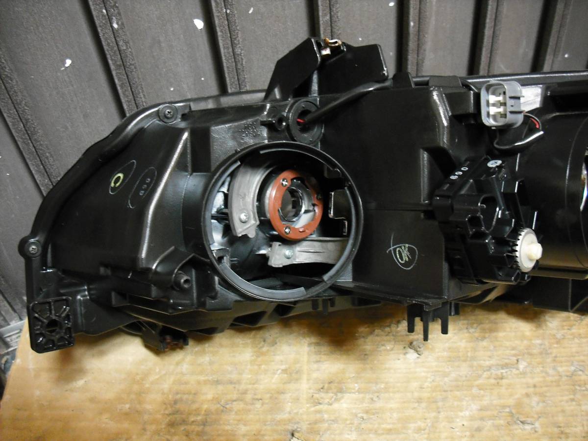 CR-Z ZF1 ZF2 HID LED キセノンヘッドライト 右 HID KOITO 100-22010 CR-Z