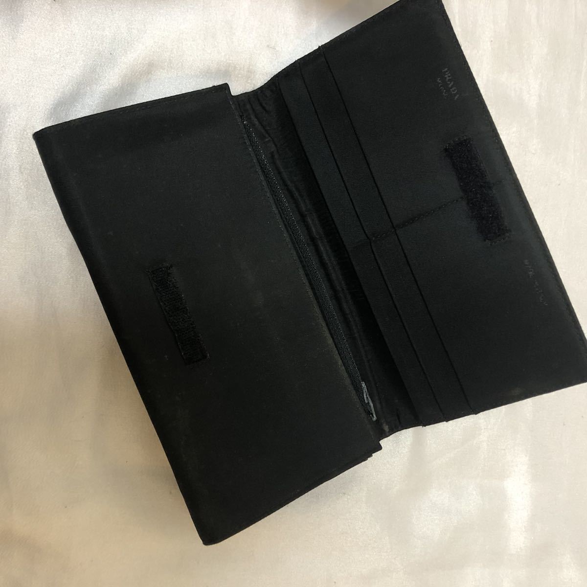 PRADA プラダ 長財布 ブラック ナイロン 黒 ナイロン長財布 ラウンド