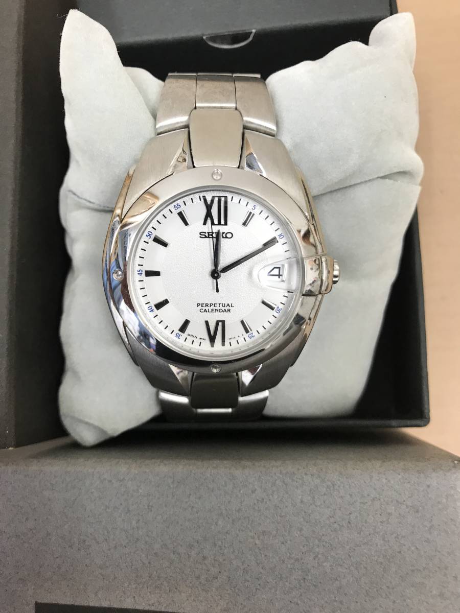 SEIKO/セイコー】8F32-0010 パーペチュアルカレンダー シルバー文字盤 