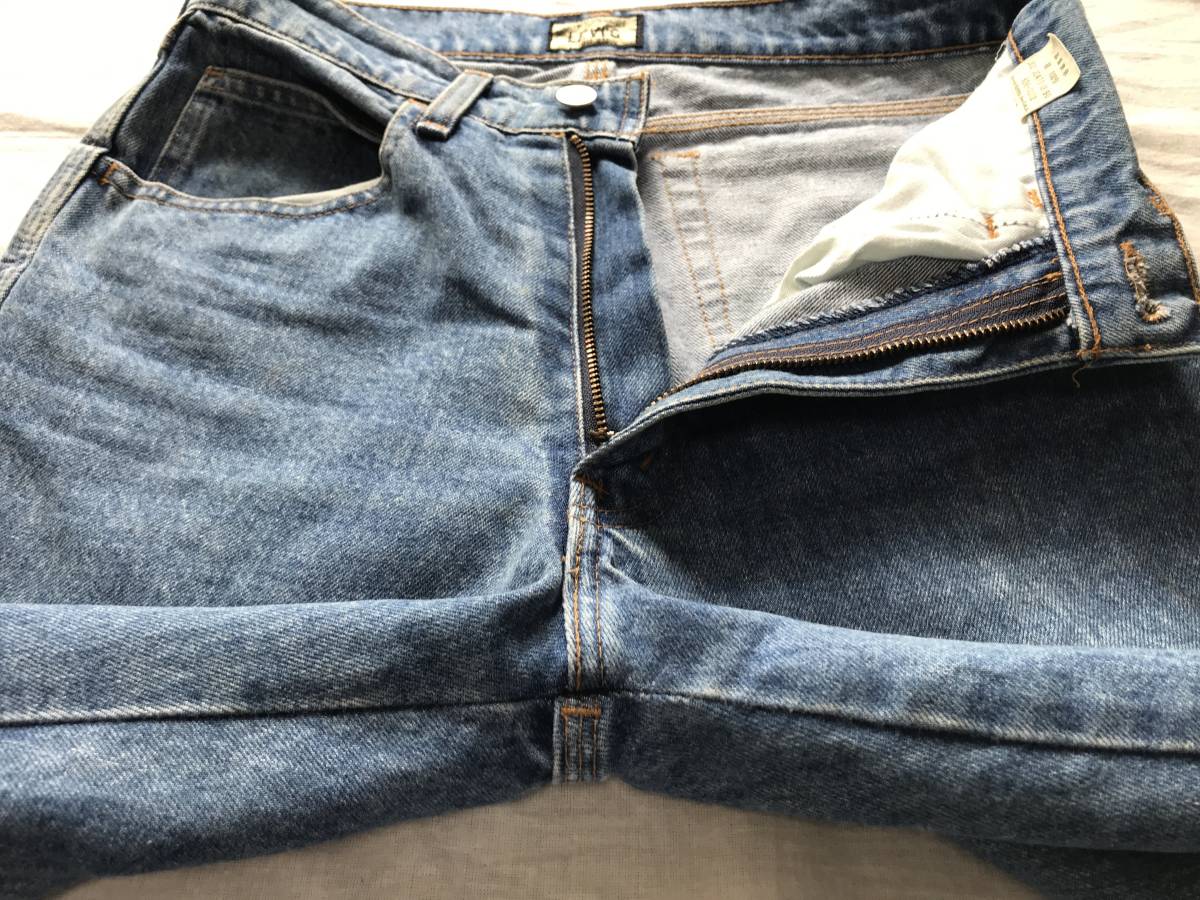 90s LEVI
