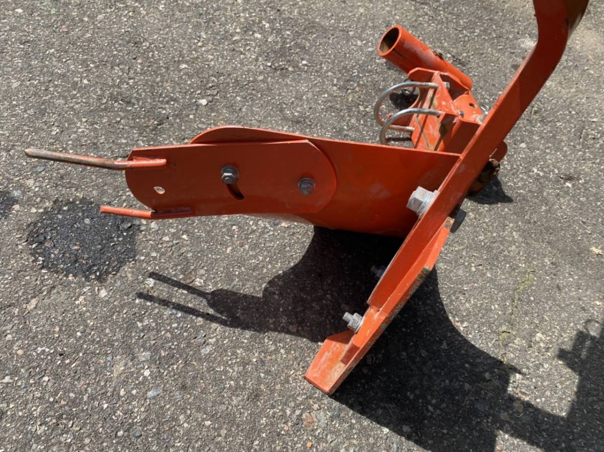 クボタ 中古 片培土器 取付金具付き トラクターパーツ 培土器 取付金具 サイドステイ サイドスキ クボタトラクターX-20にて使用_4