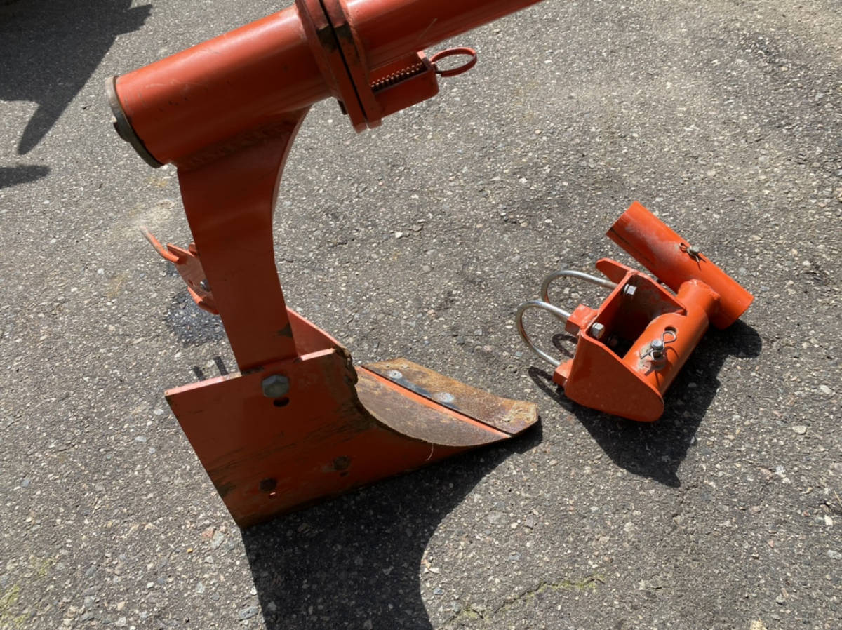 クボタ 中古 片培土器 取付金具付き トラクターパーツ 培土器 取付金具 サイドステイ サイドスキ クボタトラクターX-20にて使用_5