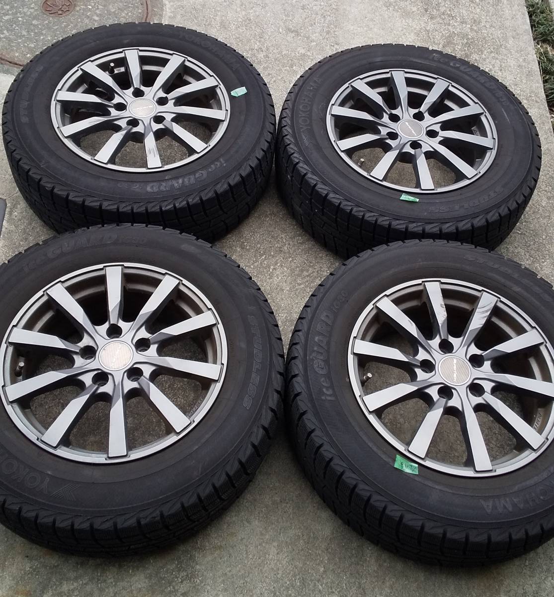 ティグアン VW スタッドレス 4本 215⁄65R16 の ティグアンRライン