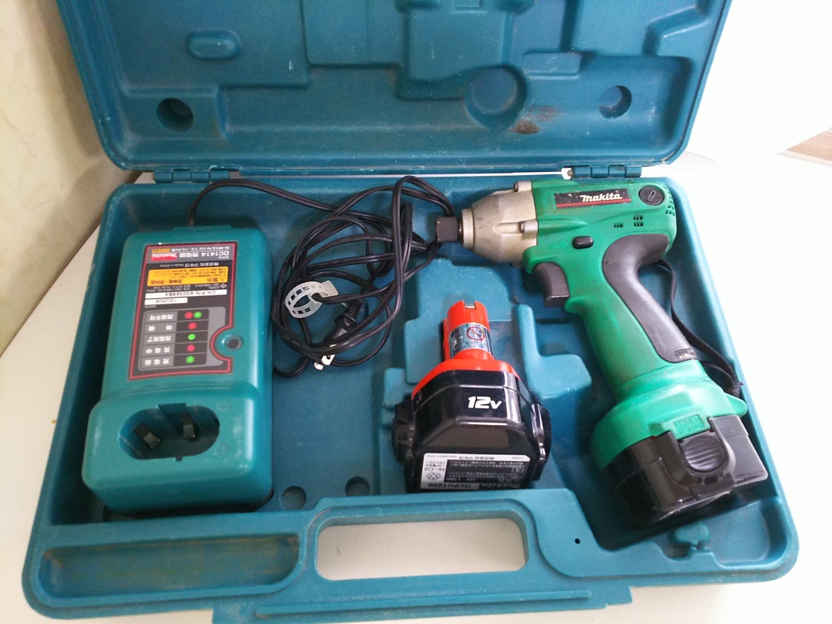 ★工具★makita マキタ 充電式インパクトドライバ M692D ジャンク品 #04Z2099 マキタ 充電式インパクトドライバ 充電式 日曜大工 穴あけ 6.0Ah