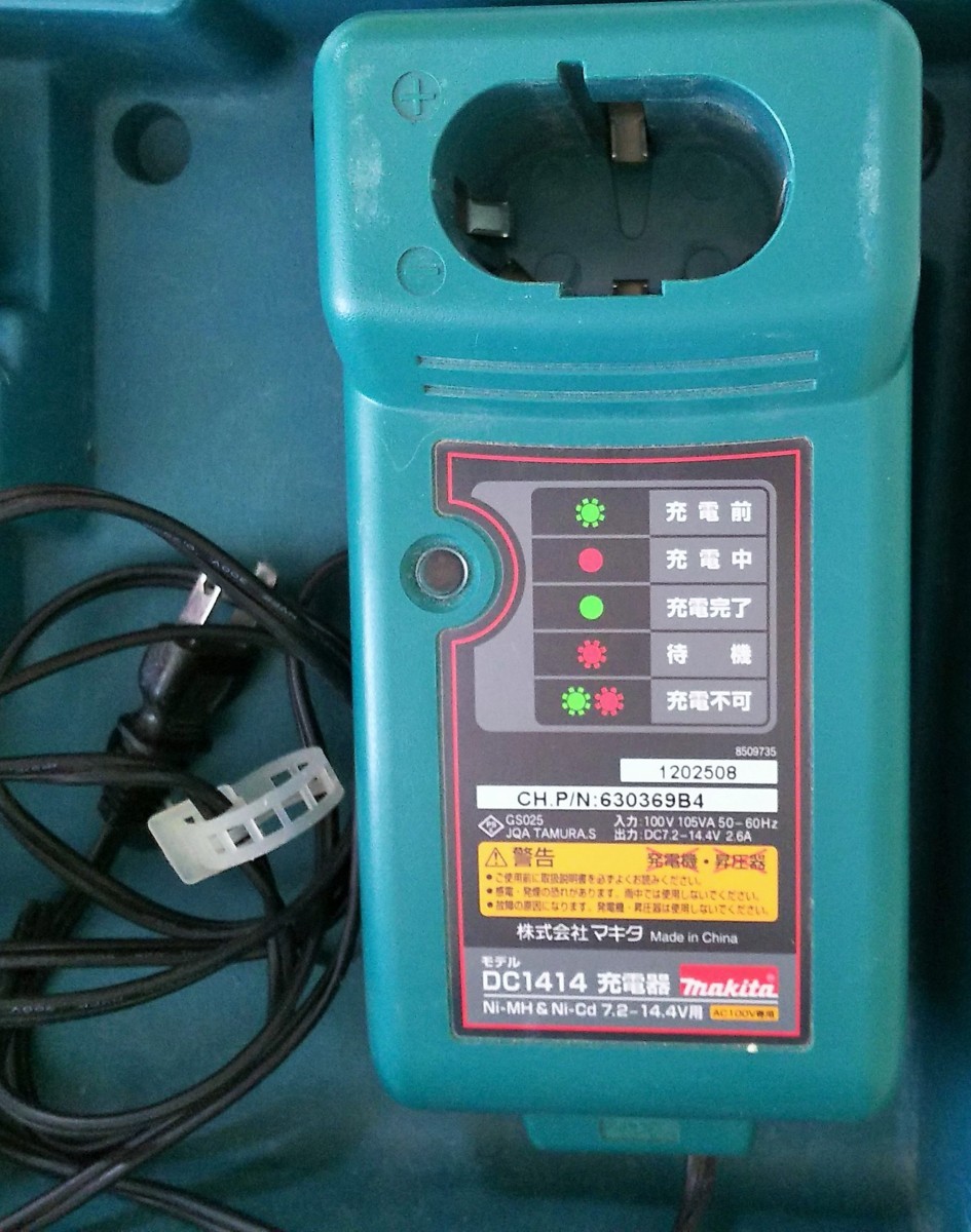 ★工具★makita マキタ 充電式インパクトドライバ M692D ジャンク品 #04Z2099 マキタ 充電式インパクトドライバ 充電式 日曜大工 穴あけ 6.0Ah