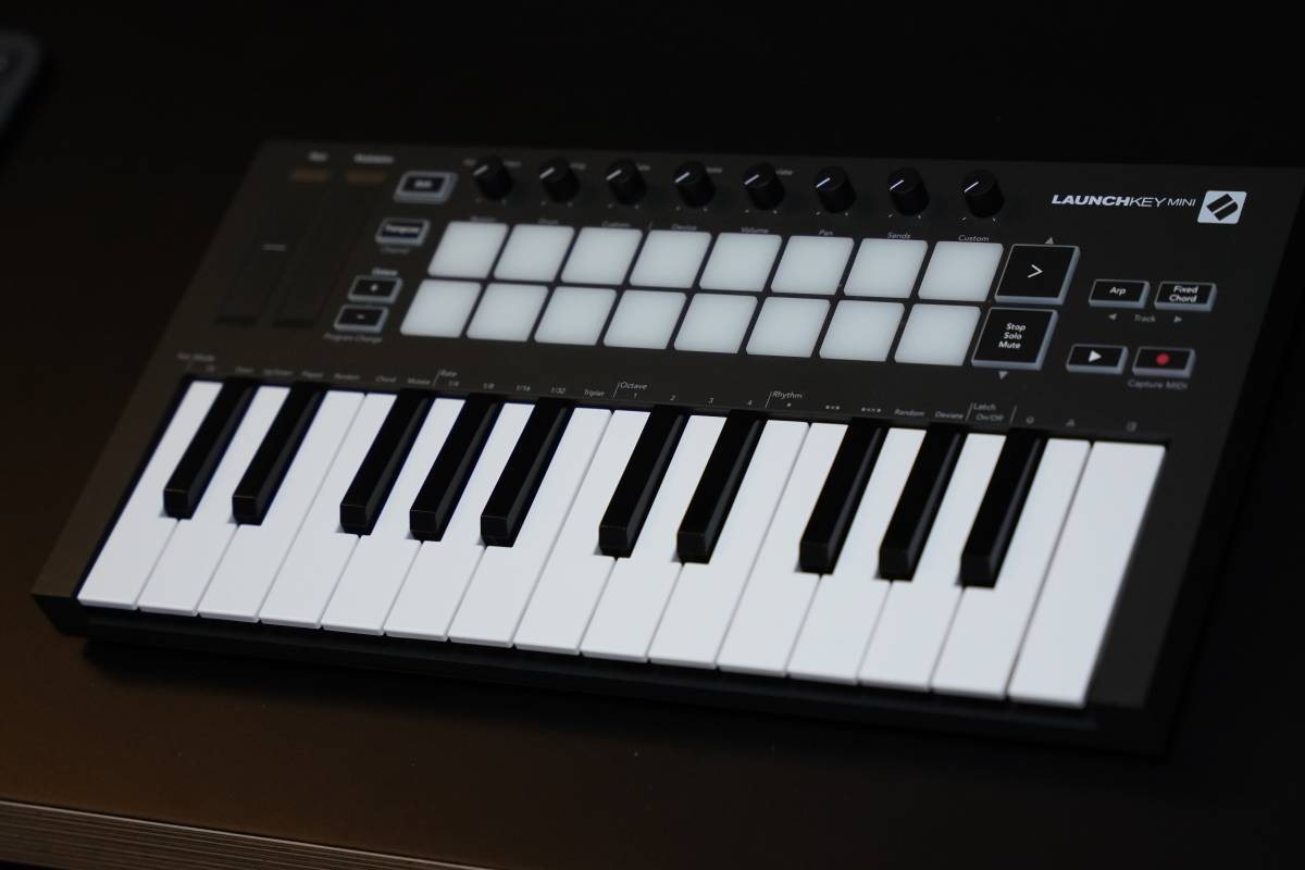NOVATION ( ノベーション ) / Launchkey Mini MK3 MIDIキーボード 