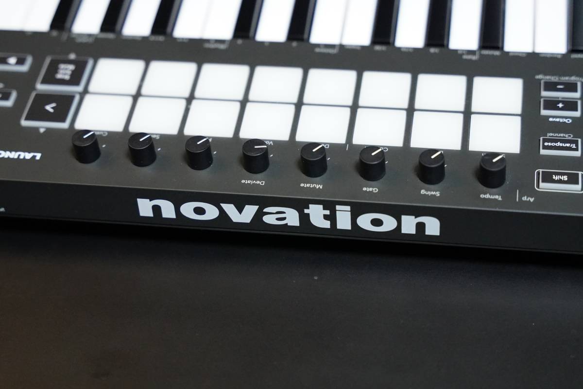 NOVATION ( ノベーション ) / Launchkey Mini MK3 MIDIキーボード 
